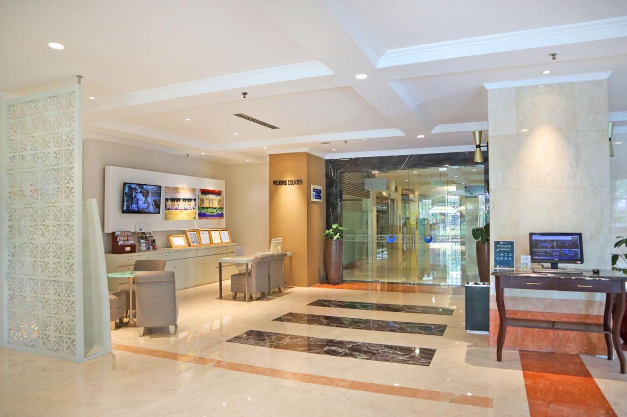Hotel Bidakara Giacarta Esterno foto