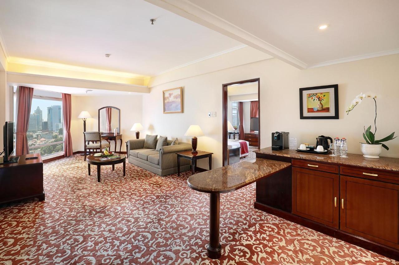 Hotel Bidakara Giacarta Esterno foto
