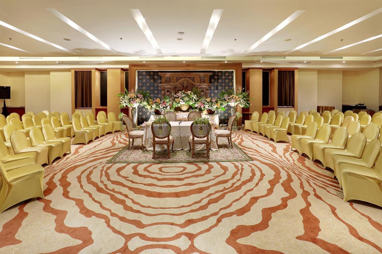 Hotel Bidakara Giacarta Esterno foto