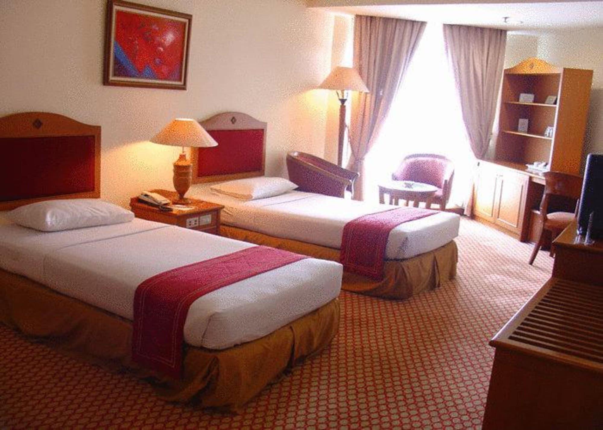 Hotel Bidakara Giacarta Esterno foto