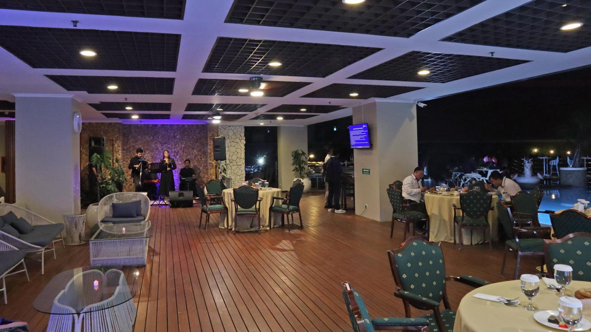 Hotel Bidakara Giacarta Esterno foto