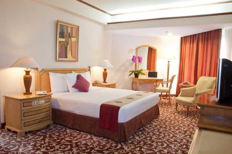 Hotel Bidakara Giacarta Esterno foto