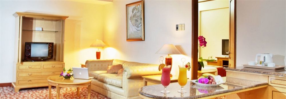 Hotel Bidakara Giacarta Esterno foto