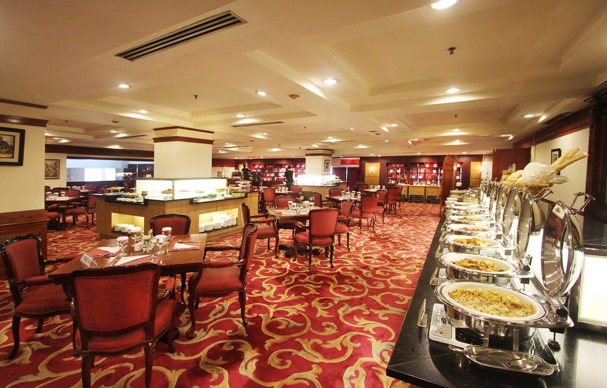 Hotel Bidakara Giacarta Esterno foto
